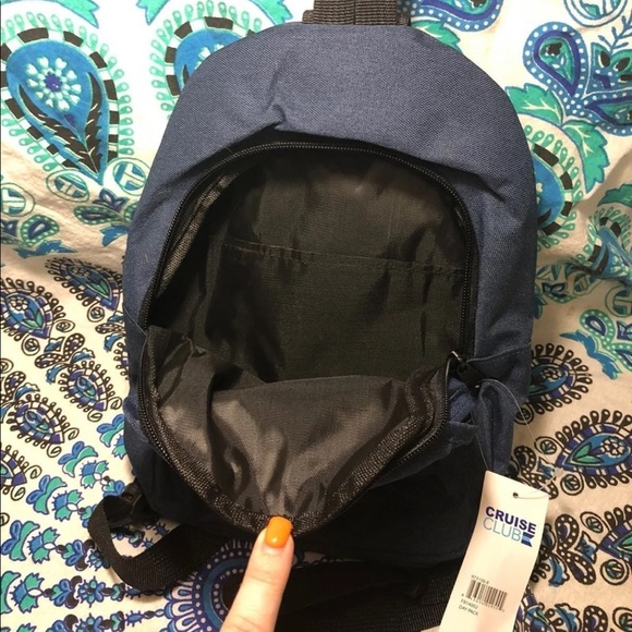 Backpack - Picture 3 of 4